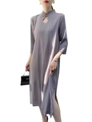 High-Quality Pleated Women’s Mid-Length Dress – High Neck, 7 Sleeve, Solid Color, Autumn Collection1